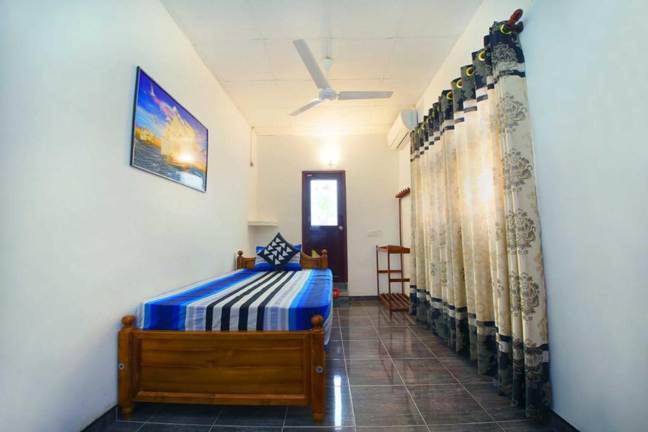 Yoho R K Tourist Villa Негомбо Екстер'єр фото